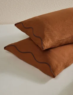 Essie Hemp Sham By Sarah Sherman Samuel 25 Essie Hemp Sham By Sarah Sherman Samuel -KOKOLA Furniture Shop OteliaHempSham Umber Standard A0656700 473 Product scaled