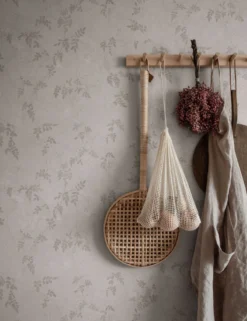 Scalamandre Irene Wallpaper By Sandberg -KOKOLA Furniture Shop S10111 Irene sandstone image2 SITECROP scaled