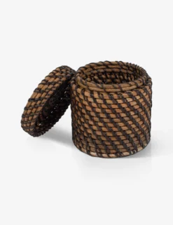 Lurleen Amenities Set -KOKOLA Furniture Shop haas wn 3 scaled