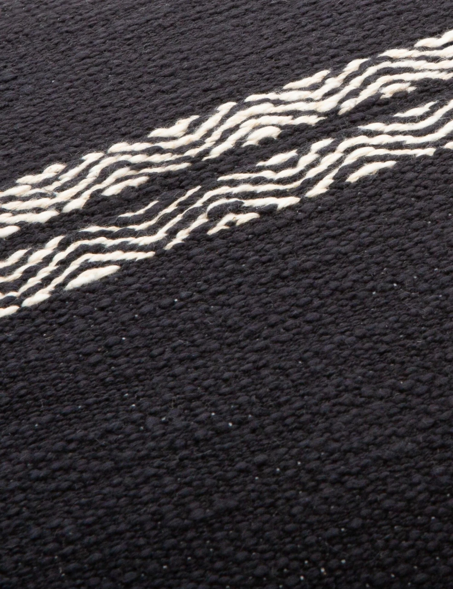 Ryla Pillow 4 Ryla Pillow - Image 4